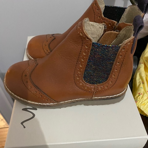 boden leather chelsea boots